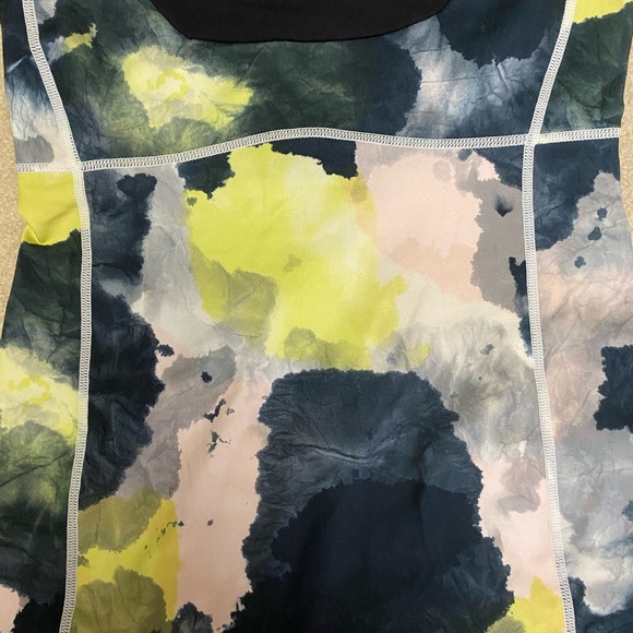 Lululemon Scoop Neck Tank - Picture 6 of 7